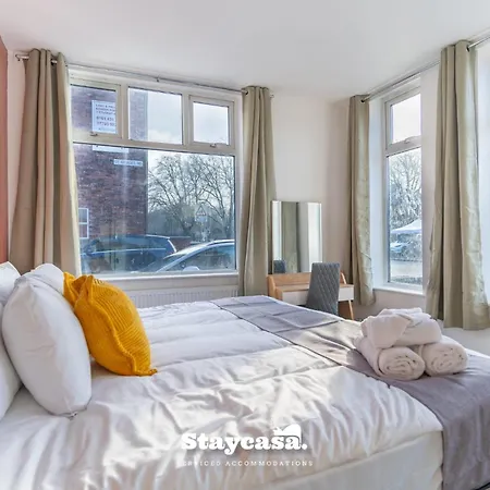 Mauldeth Co-living - Private Self-cater Manchester