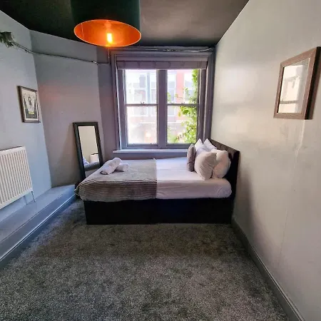 Centre Hidden Gem Sleeps 22 By Superhost * Manchester