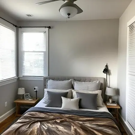 Double Loft Bedroom Near Etihad, Coop Live With Free Parking, Shared Kitchen & Bathroom