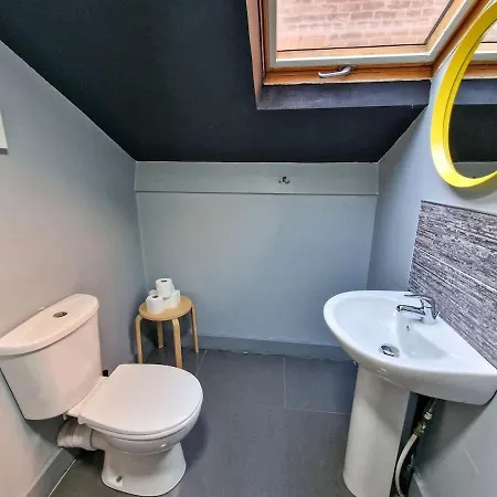 Flat Sleeps 8 By Superhost Manchester