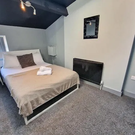 Flat Sleeps 8 By Superhost Manchester