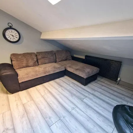 Flat Sleeps 8 By Superhost Apartment *