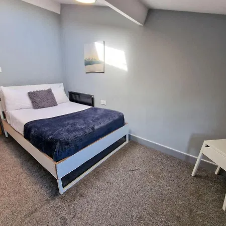 Flat Sleeps 8 By Superhost Apartment Manchester
