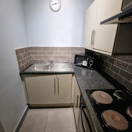 Flat Sleeps 8 By Superhost Apartment *