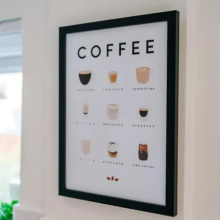 Modern House - Sleeps 6 - Free Parking - Near Etihad Stadium - Coop Live Holiday home *