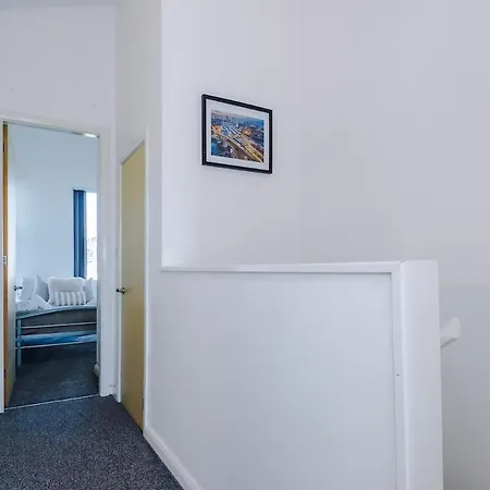 Holiday home Modern House - - Etihad Stadium - Coop Live Stadium - Sleeps 6 - Free Parking