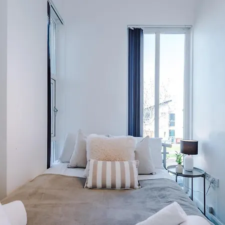 Modern House - Sleeps 6 - Free Parking - Near Etihad Stadium - Coop Live Дом отдыха *