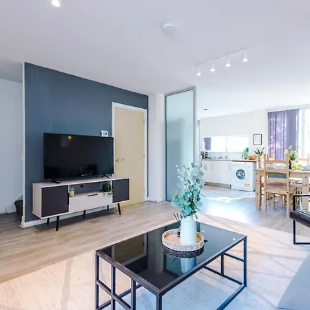 Modern House - Sleeps 6 - Free Parking - Near Etihad Stadium - Coop Live Дом отдыха