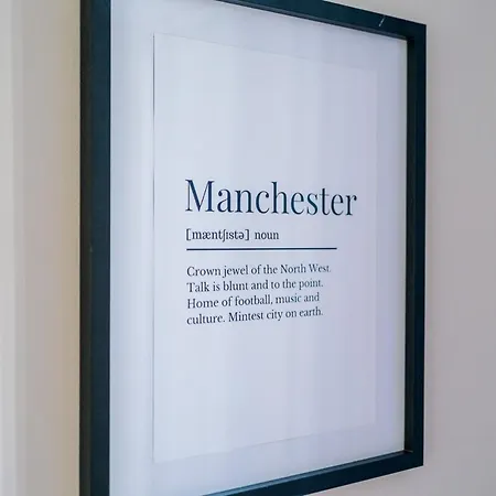 Holiday home Modern House - Sleeps 6 - Free Parking - Near Etihad Stadium - Coop Live