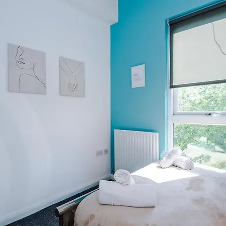 Modern House - - Etihad Stadium - Coop Live Stadium - Sleeps 6 - Free Parking Holiday home Manchester