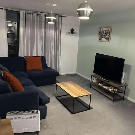 Cozy 2 Bed With Balcony Etihad Views, Steps From Coop Live Apartment *
