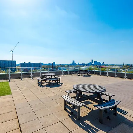 Beautiful 2 Bedroom Lägenhet