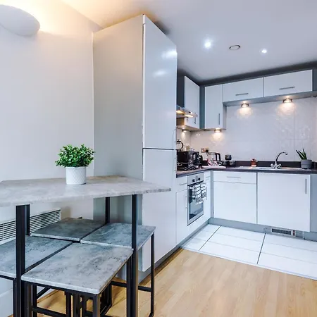 Converted Mill, Stylish In Castlefield Apartment