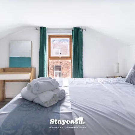 Modern 5-bed Haven Near Centre Holiday home Manchester