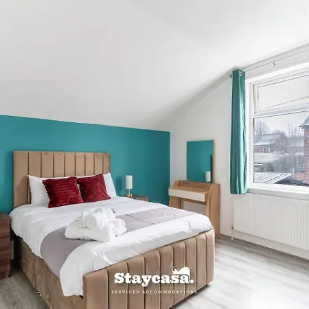 Modern 5-bed Haven Near Centre Holiday home Manchester