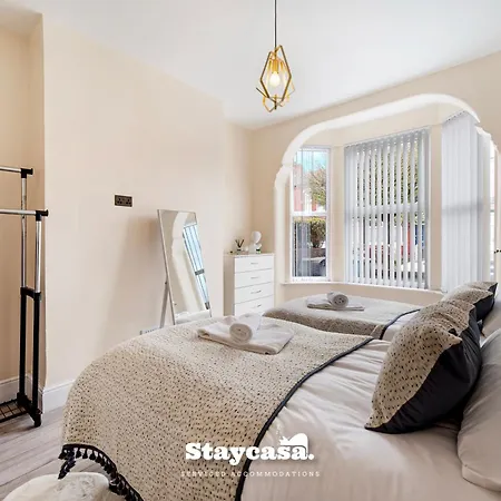 Urban Oasis Spacious 4-bedroom In 別荘 *