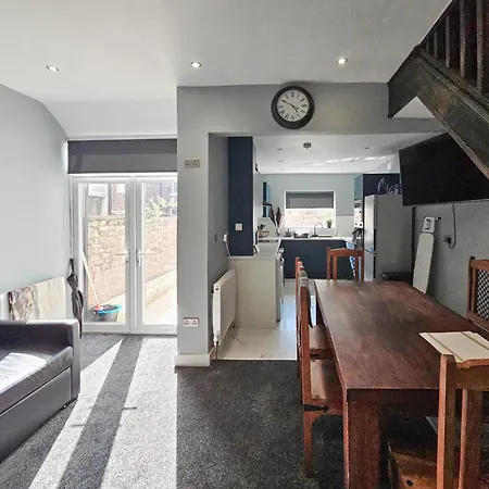 Selvedge Hideout 5min To With Street Parking Nyaraló Manchester