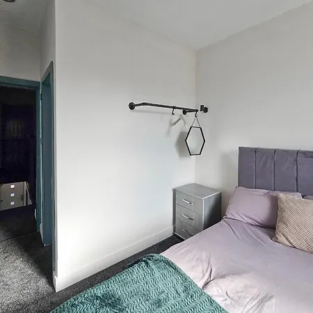 Selvedge Hideout 5min To With Street Parking * Manchester