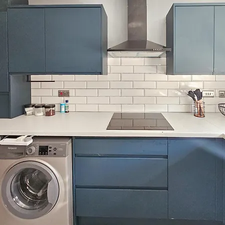 Selvedge Hideout 5min To With Street Parking Manchester