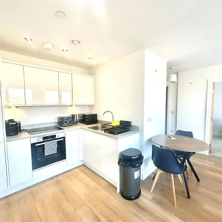 Modern By Avalora Short Lets & Serviced Old Trafford With Free Parking, Mcr Stadium - Ua92 Apartment *