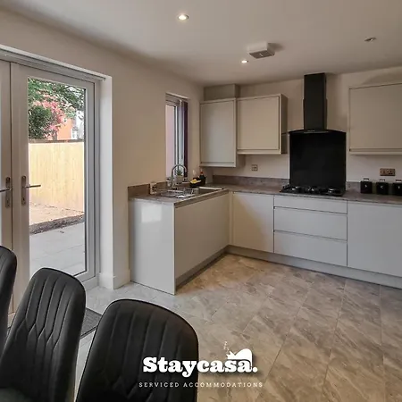 Holiday home Harmony Living Modern New Build With Parking Manchester