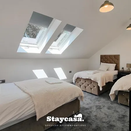 Harmony Living Modern New Build With Parking Holiday home *