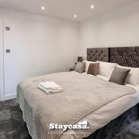 Holiday home Harmony Living Modern New Build With Parking *