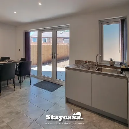 Harmony Living Modern New Build With Parking Holiday home