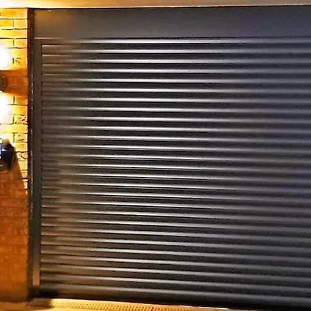 Harmony Living Modern New Build With Parking *