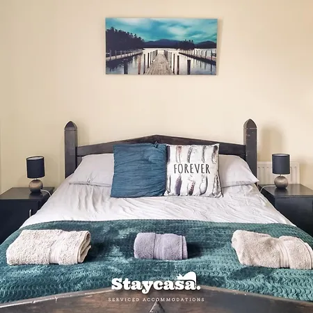 Сasa de vacaciones Stylish 4-bed With On-street Parking *