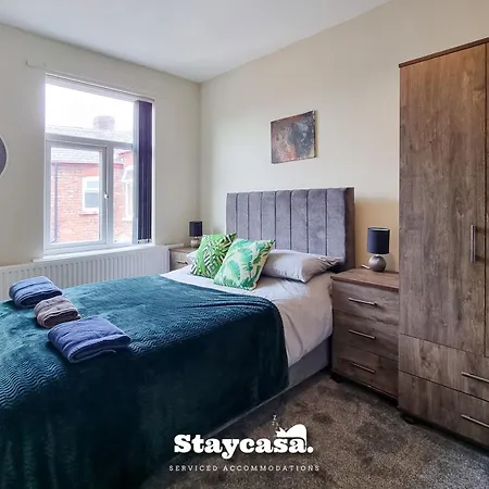 Сasa de vacaciones Stylish 4-bed With On-street Parking *