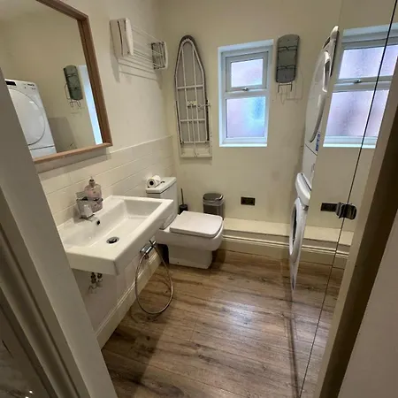 Stylish Interior Cosy Haven - On-street Parking * Manchester