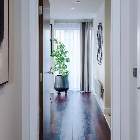 Апартаменты The Irwell Penthouse Skyline *
