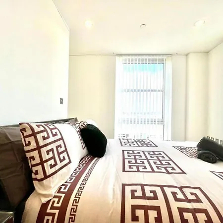 Modern High-rise Flat In Media City! 2 Beds, 2 Baths * 曼彻斯特