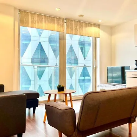 Modern High-rise Flat In Media City! 2 Beds, 2 Baths * 曼彻斯特