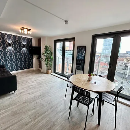 Centre, Floor Apartment, Two Balconies * Manchester