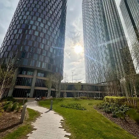 Ahg Luxury Tower - 44th Floor With Stunning Views At