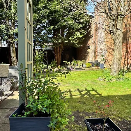 Tatil Evi The Secret Garden Retreat With Hot Tub *