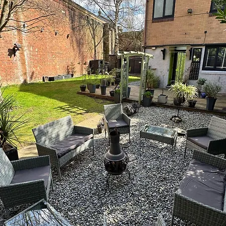 The Secret Garden Retreat With Hot Tub *