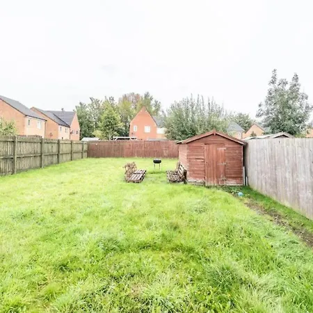 4 Beds, Sleeps 7, Driveway, Comfy Beds Hébergement de vacances