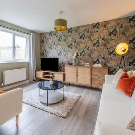 4 Beds, Sleeps 7, Driveway, Comfy Beds Hébergement de vacances Manchester