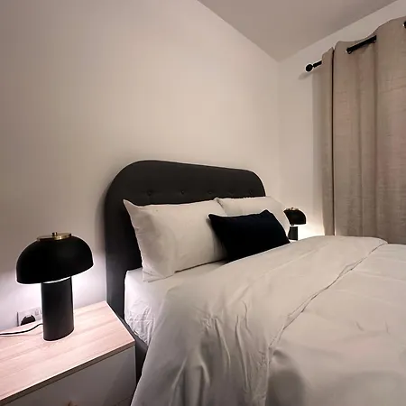 Centrally Located Modern 2 Bedroom Apartment, Minutes Walk To Ao Arena * Mánchester