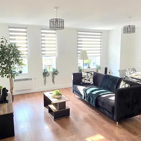 The Hidden Chapter 2 Bedrooms By Bevolve Apartment