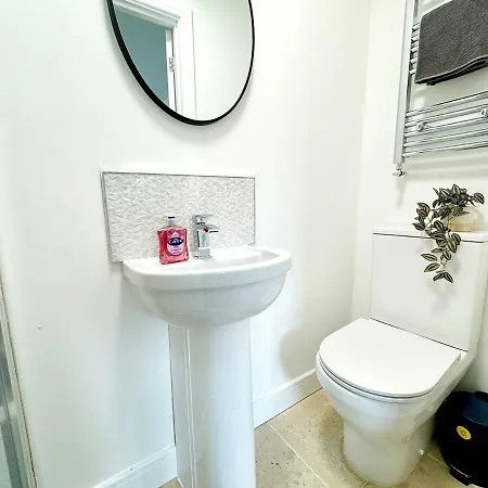 Kozy Salford 4br 9ppl 5 Mins To Centre Lejlighed