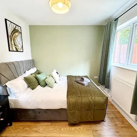 Kozy Salford 4br 9ppl 5 Mins To Centre شقة *