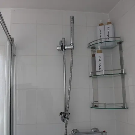 Apartamento Inside City, Modern & Luxurious 2 Bed Apartment, Entire Unit *