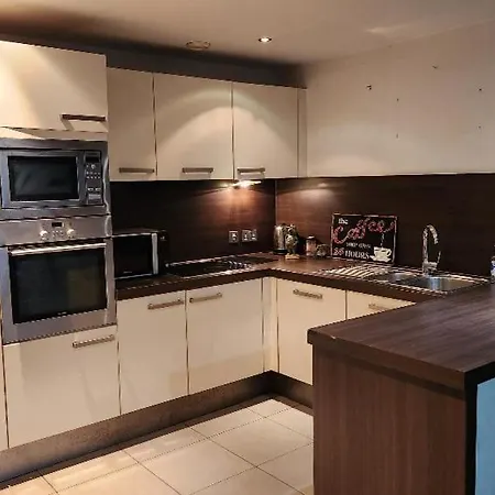 Flat With Panoramic Views On Tenth Floor *