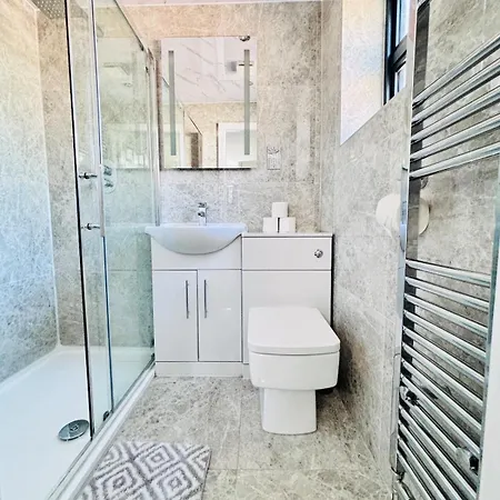 Luxury 5br With Access