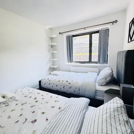 Luxury 5br With Access *