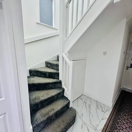 Luxury 5br With Access Manchester